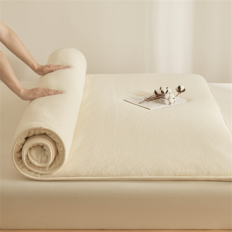 بطانية سرير بنمط قشور السمك من - مراجعة Mattress Pad Topper وسعره
